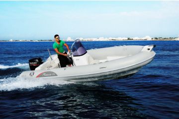 海輝游艇 Silvermarine